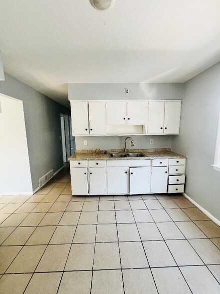 Building Photo - 5834 N 64th St
