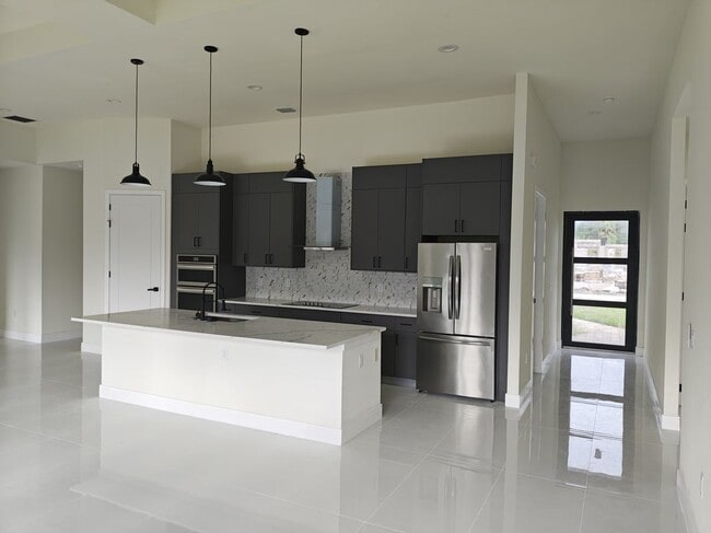 Building Photo - 267 Santa Marta St