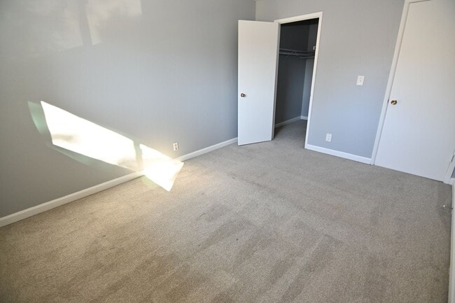 Building Photo - 3993 Starview Dr