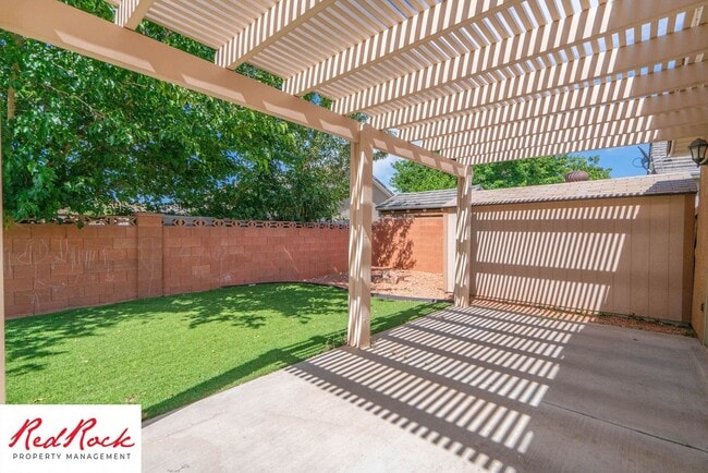Building Photo - 2 Bedroom and 2 Bathroom Home near Quail C...