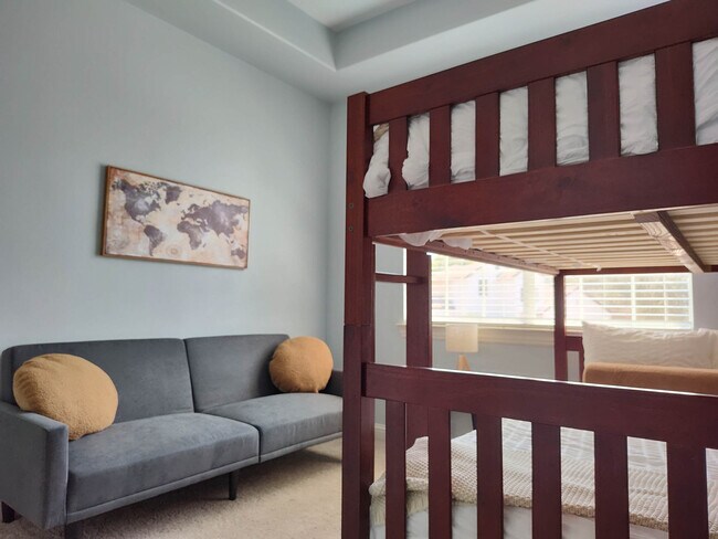 Building Photo - 200 Cove Dr