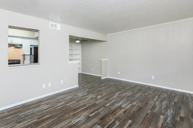 Building Photo - 1212 Hampshire Ln