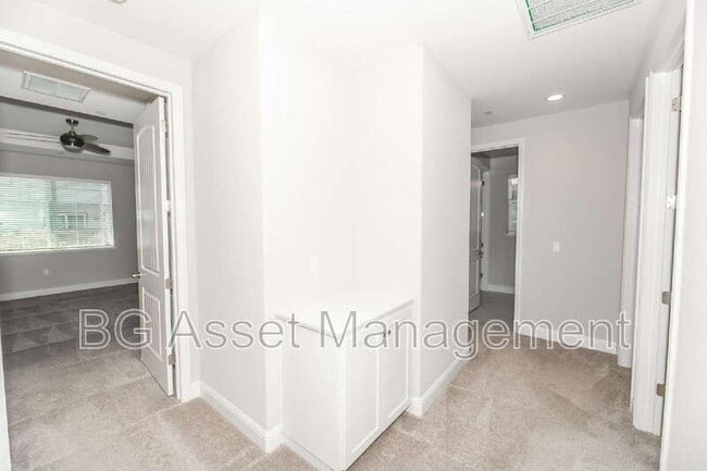 Building Photo - 3138 La Corona Dr