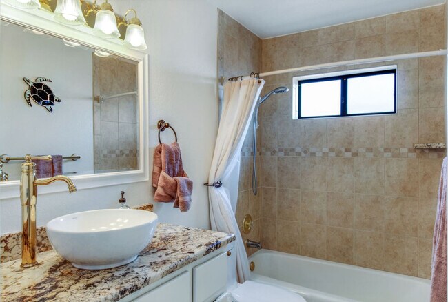 Building Photo - 212 Coral Dr