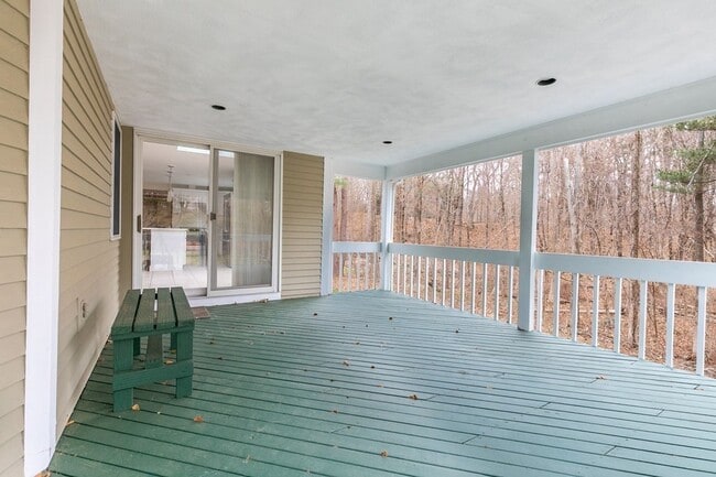 Building Photo - 1 Sutton Pl