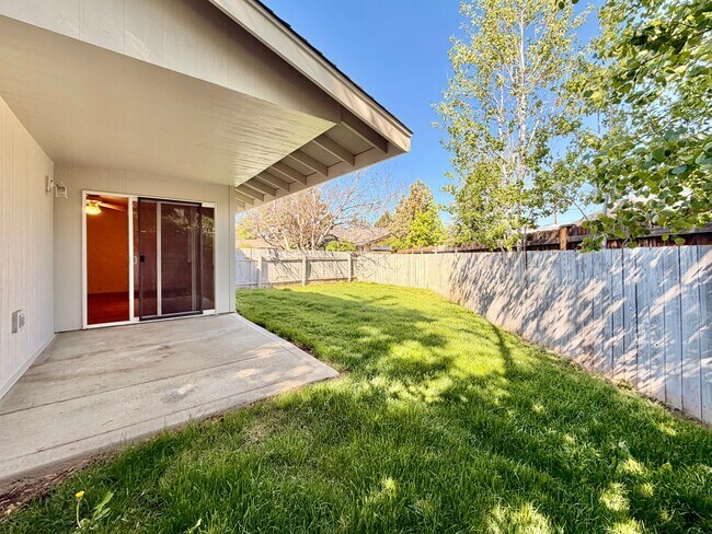 Building Photo - RD T 13-508 , 23-898