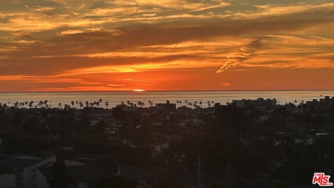 Building Photo - 4316 Marina City Dr