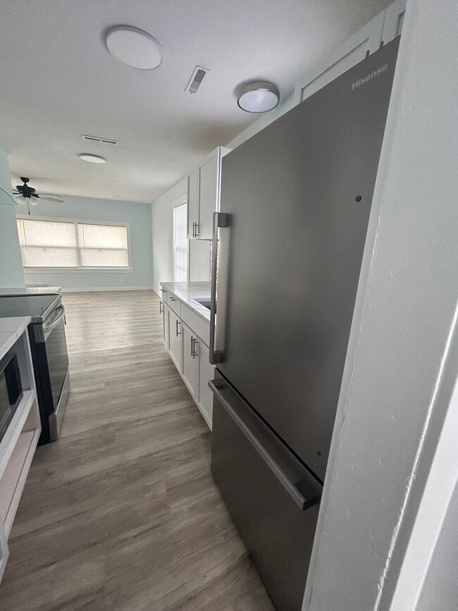 Building Photo - 2336 N Estelle Ave