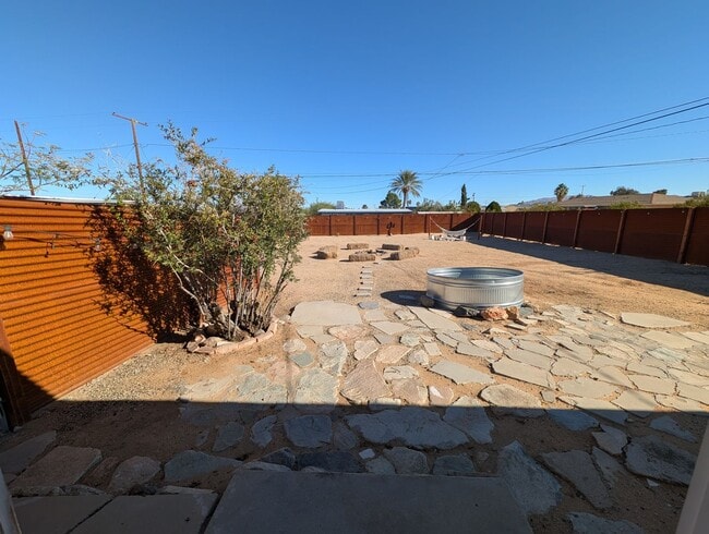 Building Photo - Adorable 2 bedroom 1 bathroom home