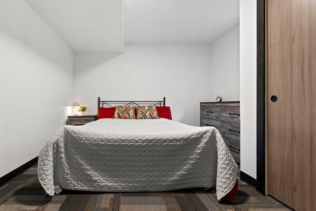 Building Photo - 2804 W Spencer St