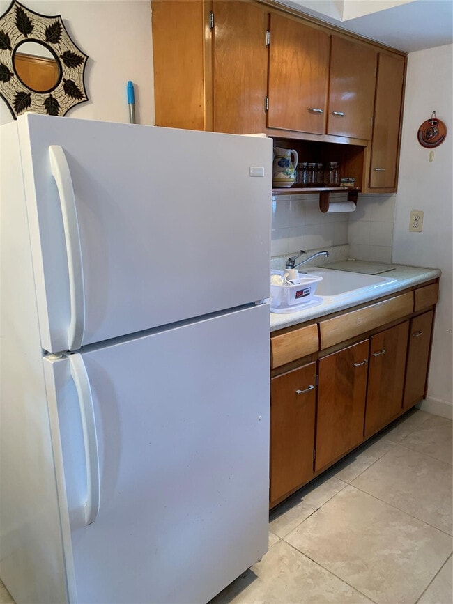 Building Photo - 3205 SE 7th St