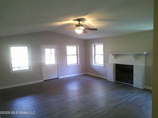 Building Photo - 779 Ridge Crest Dr