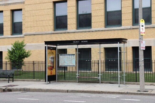 Building Photo - 310 Talbot Ave