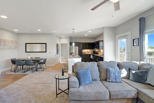 Building Photo - 25500 Westheimer Pkwy