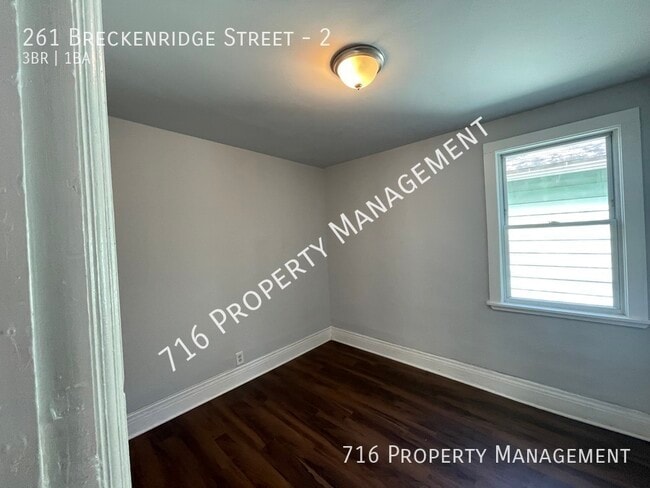 Building Photo - 261 Breckenridge St