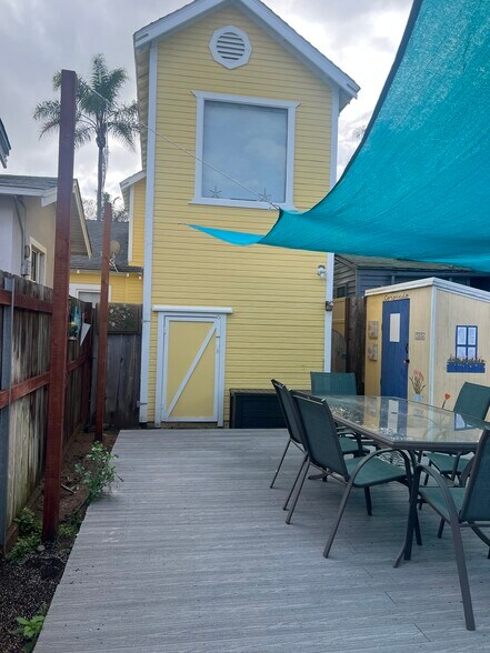 Building Photo - 280 C Ave