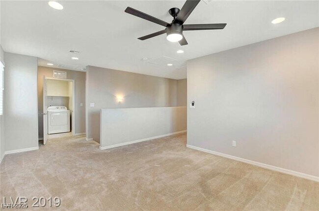 Building Photo - 8041 Ancient Oaks Ave