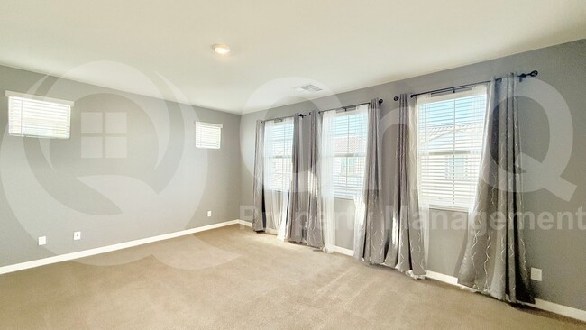 Building Photo - 708 N Bay Dr