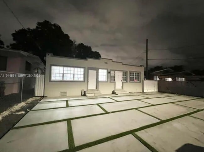 Building Photo - 1237 NW 33rd Ave