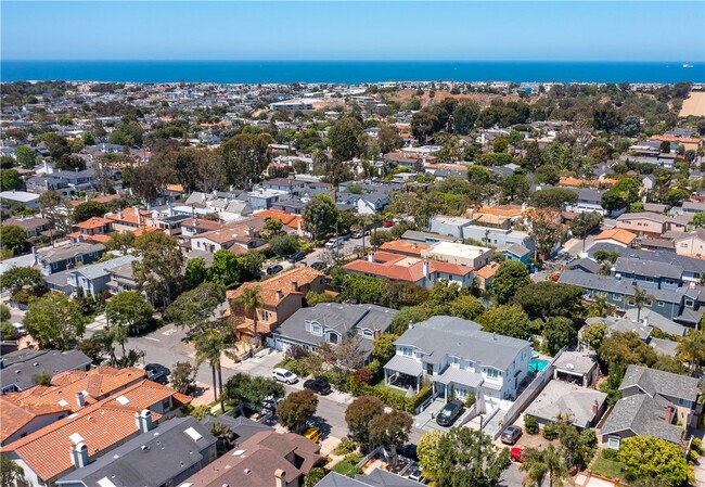 Building Photo - 3403 Laurel Ave