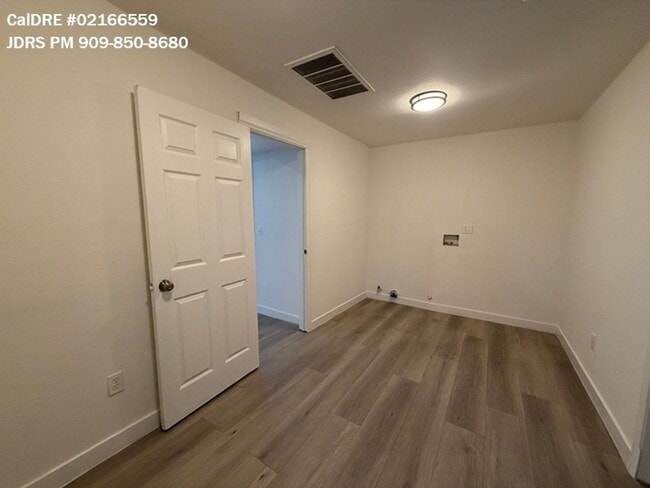 Building Photo - La Puente 7 Bedroom Home