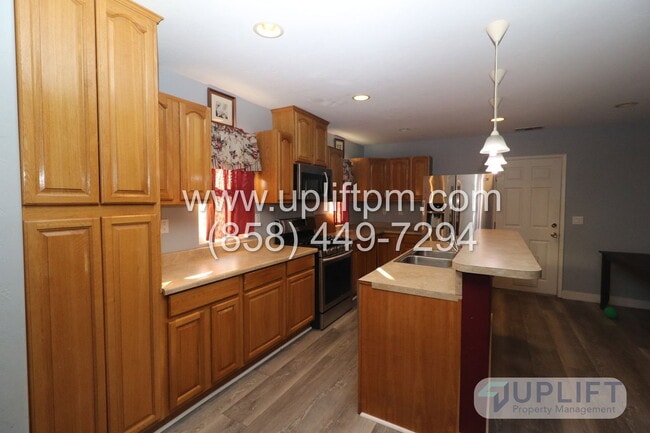 Building Photo - 5304 Nutmeg St