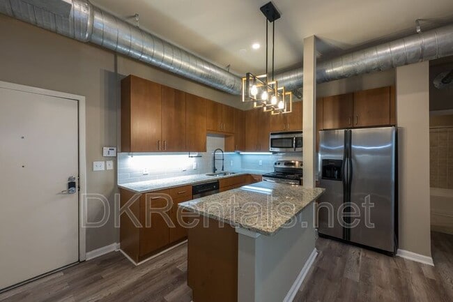 Building Photo - 5300 Peachtree Rd