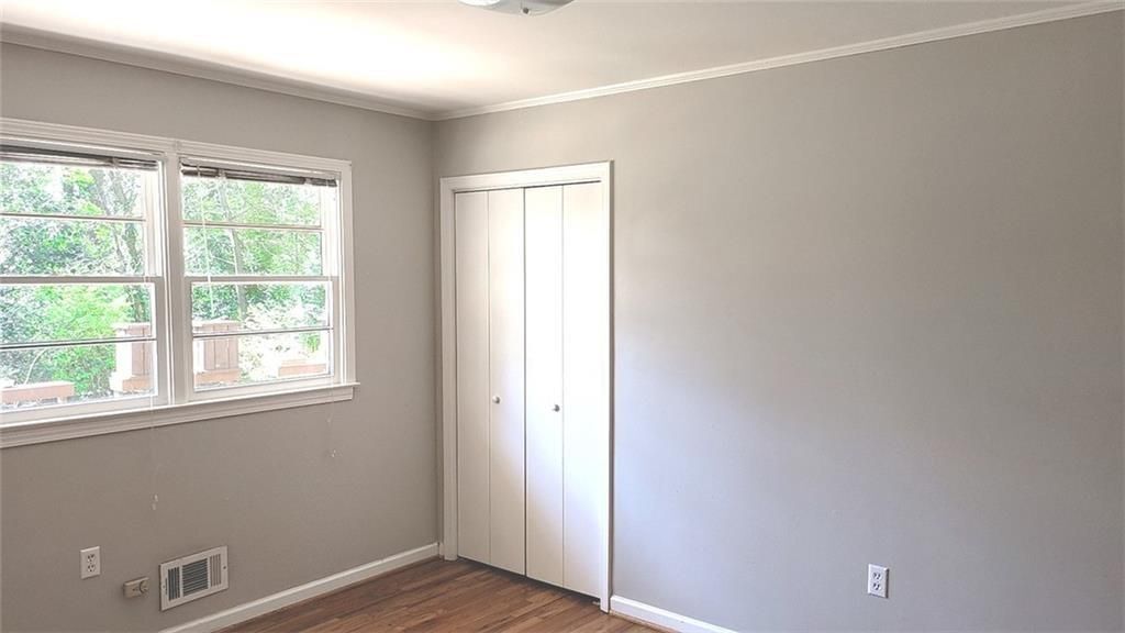 Building Photo - 3022 Templewood Dr NE
