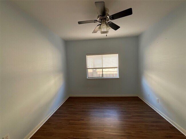 Building Photo - 303 Steer Acres Ct