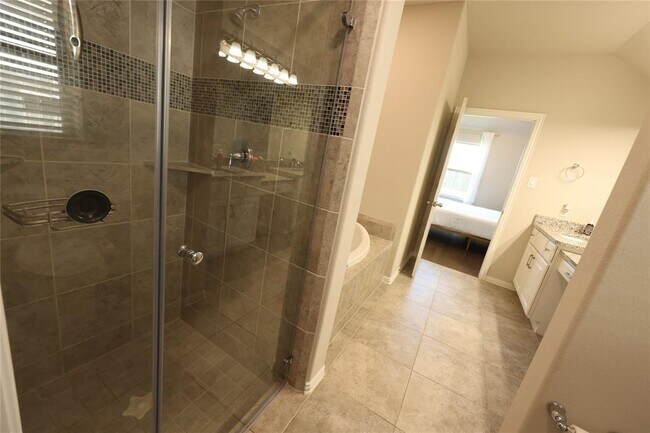 Building Photo - 2334 Falcon Brook Dr