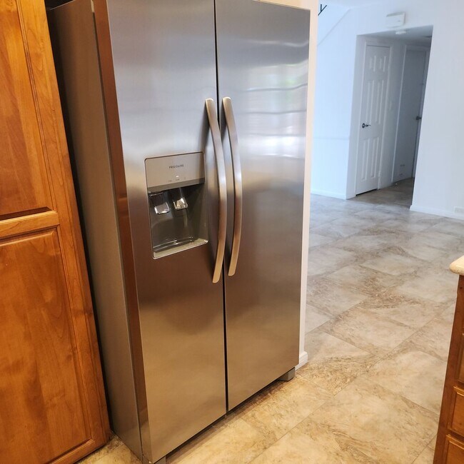 Building Photo - Clairemont Home Just remodeled 3 bed 3 bat...