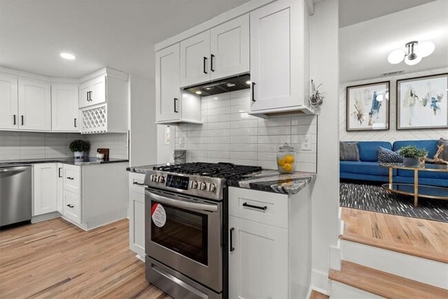 Building Photo - 1552 N Ellington St SE