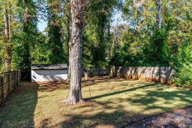 Building Photo - 607 Quillian Ave