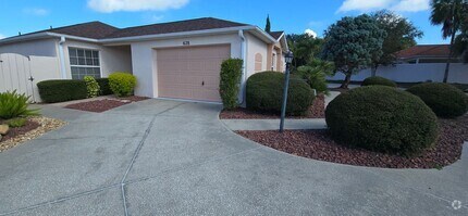 Building Photo - Prime Location – Just Minutes from Lake Su...