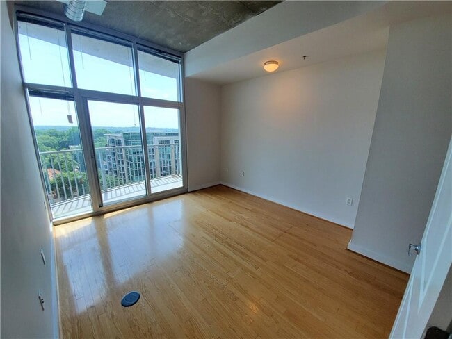 Building Photo - 923 Peachtree St NE