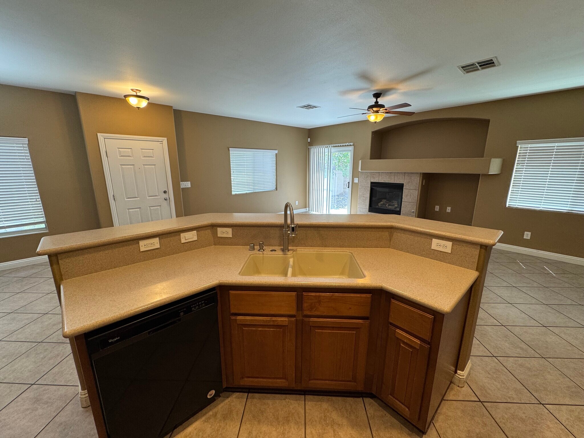 Building Photo - 8799 Horizon Wind Ave