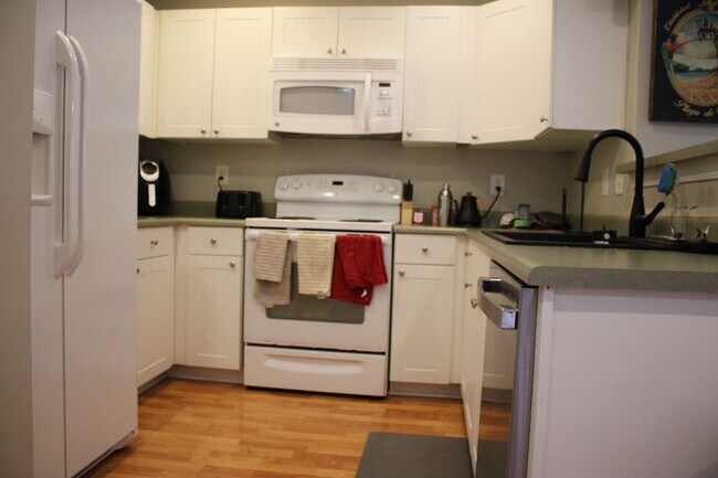 Building Photo - 14-1421 Adkisson