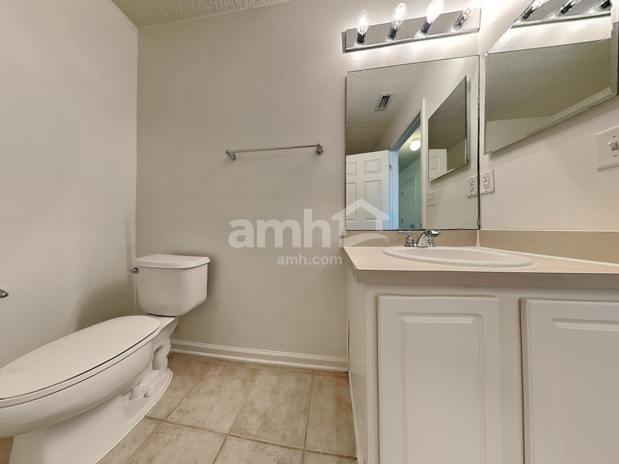 Building Photo - 76227 Deerwood Dr