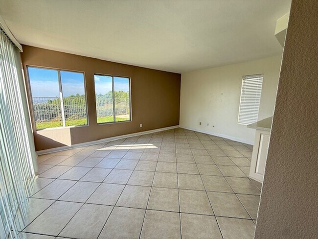 Building Photo - Spectacular view home in Anaheim Hills