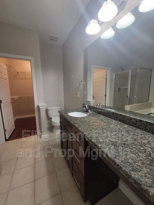 Building Photo - 2339 Whitford Ln