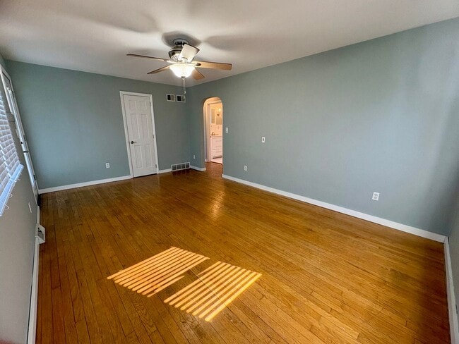 Building Photo - 2 Bedroom Rancher Available in Hershey!