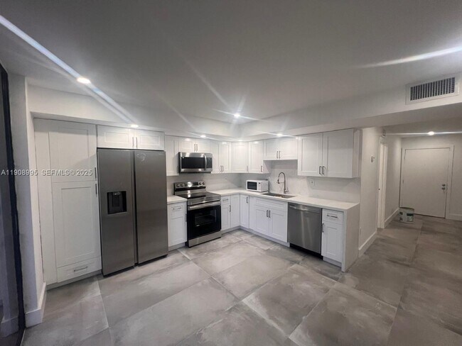 Building Photo - 8600 SW 133rd Avenue Rd