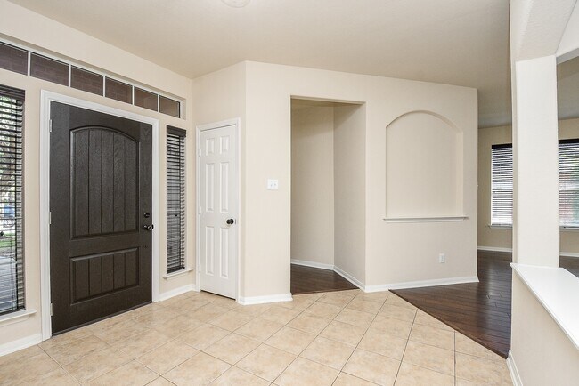 Building Photo - 9135 Edgeloch Dr