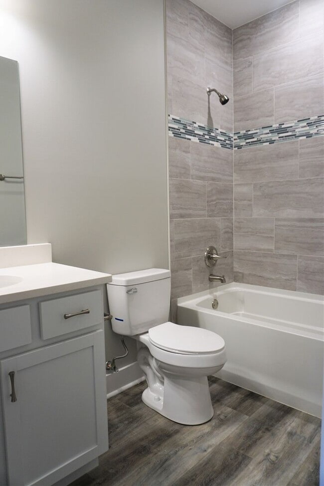 Building Photo - 3 Bedroom, 2 Bath Home in Valley View- PRE...