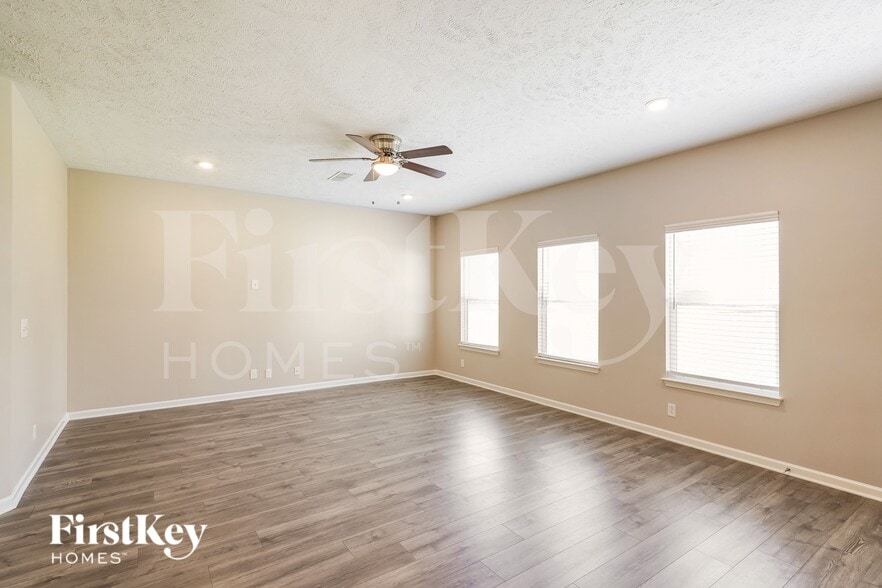 Building Photo - 1924 Albarado Trl