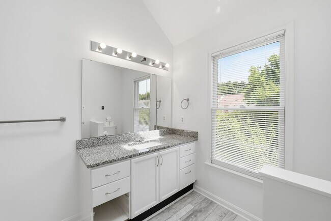 Building Photo - 46733 Woodmint Terrace