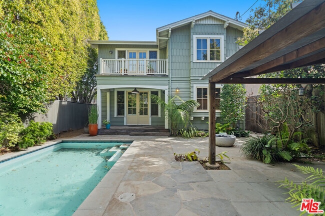 Building Photo - 813 Crestmoore Pl