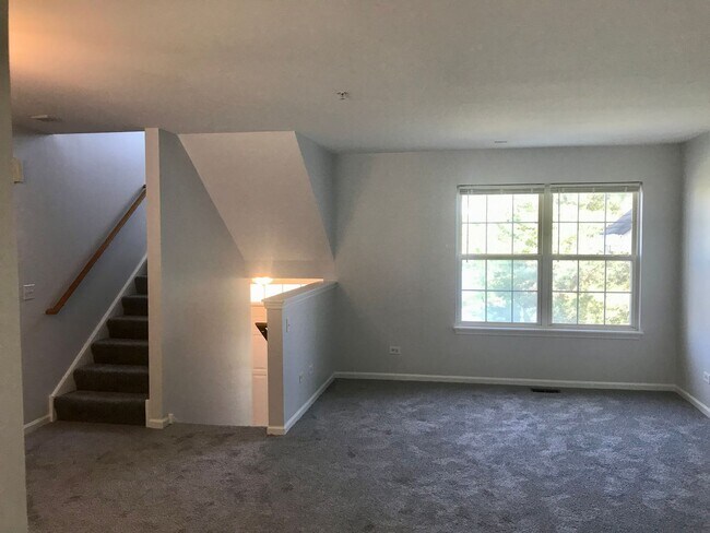 Building Photo - Waterfront, River Mill Crossings Townhome ...