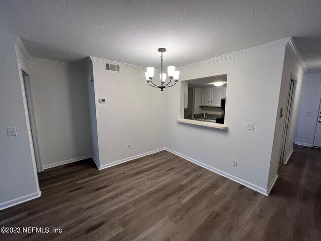 Building Photo - 2909 St Johns Ave