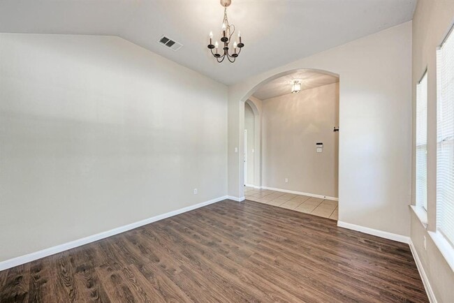 Building Photo - 18613 White Water Cove